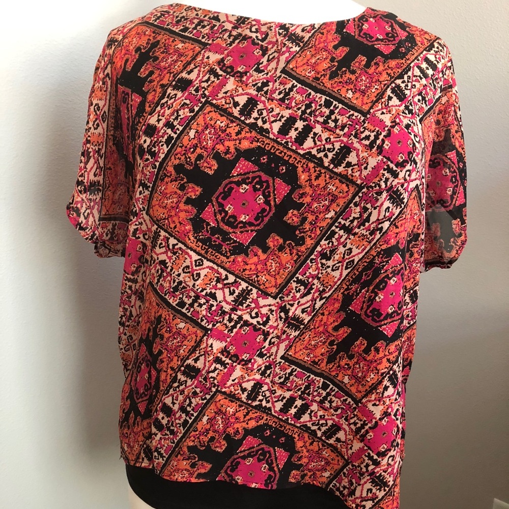 Bold print layered top